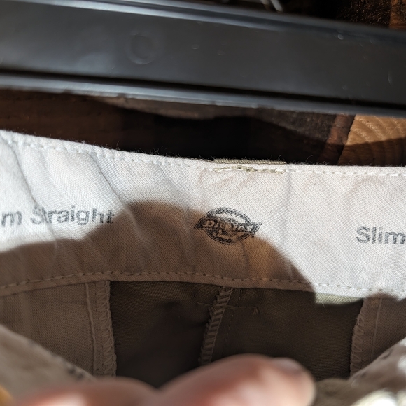 Women's size 30 Classic Dickies Khaki Work Pants - Picture 5 of 7